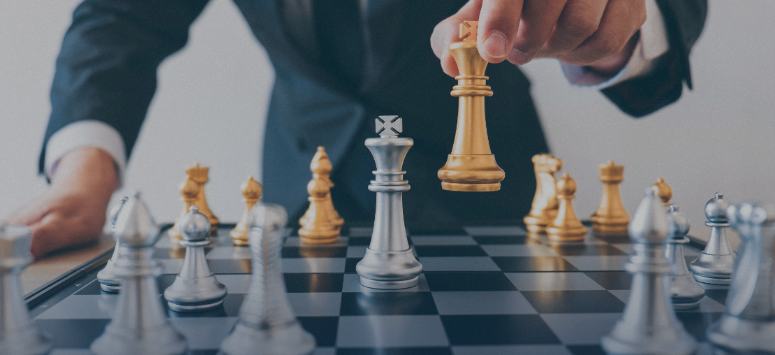 Entenda o que é recrutamento e seleção, seus mecanismos e relevância para alinhar talentos aos objetivos corporativos e impulsionar o crescimento sustentável.