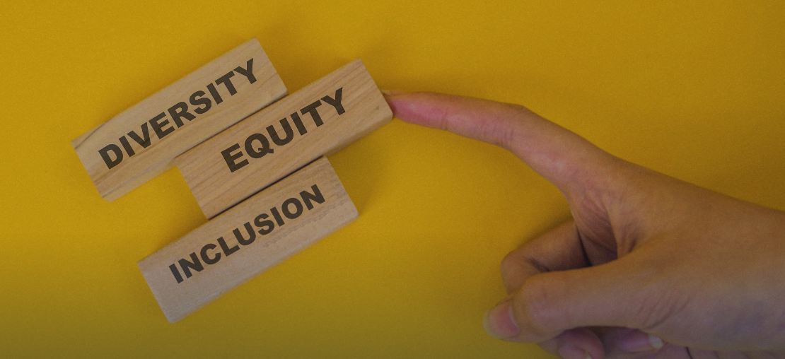 Conheça os benefícios da diversidade e inclusão no recrutamento, impulsionando criatividade e desempenho em ambientes executivos.